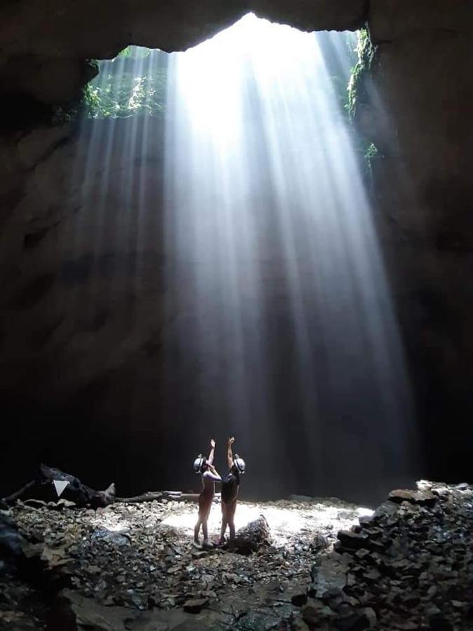 Camp La Gruta Del Duende Hotel คูเอตซาลันเดลโปรเกรโซ ภายนอก รูปภาพ